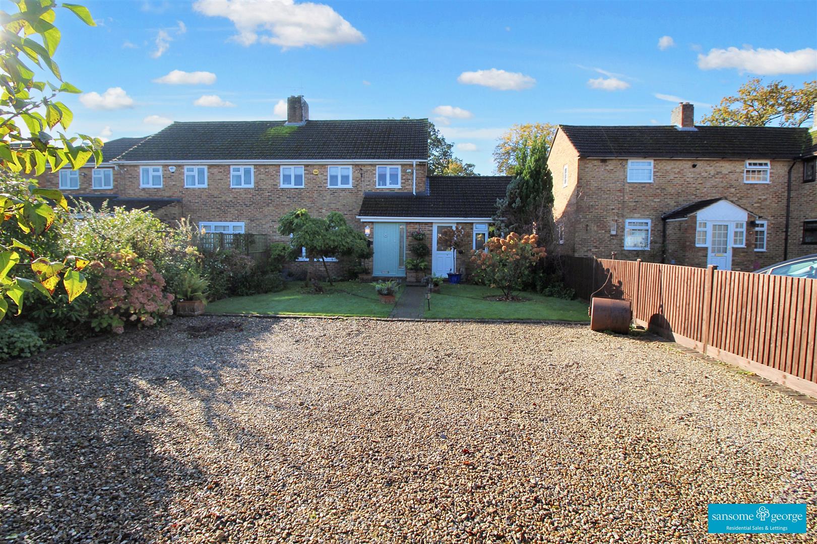 3 bed property in Langley Hill Close, Tilehurst